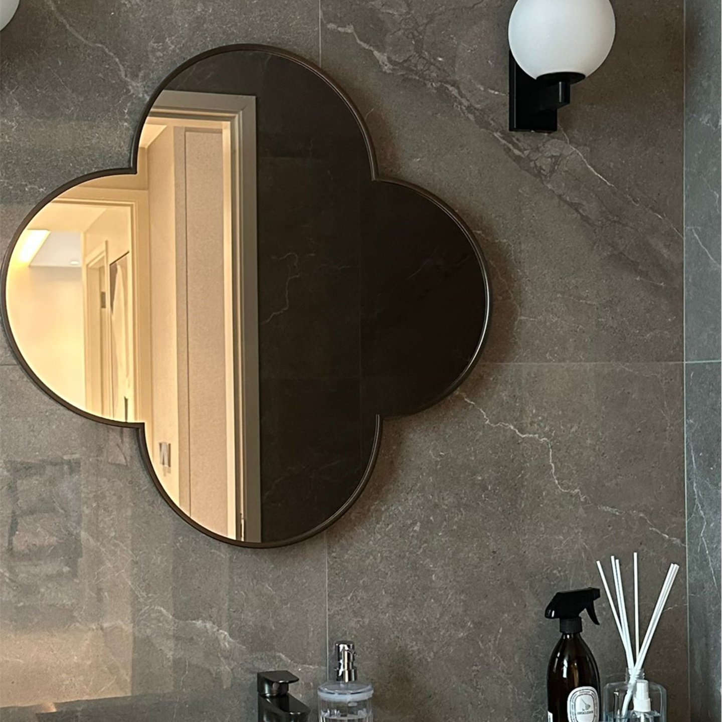 DESIGNER FLOWER ROUND MIRROR